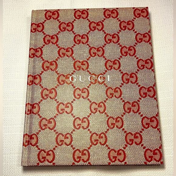 New Gucci Notebook/Scrapbook Featuring Yuko Higuchi Collaboration - Picture 4 of 9